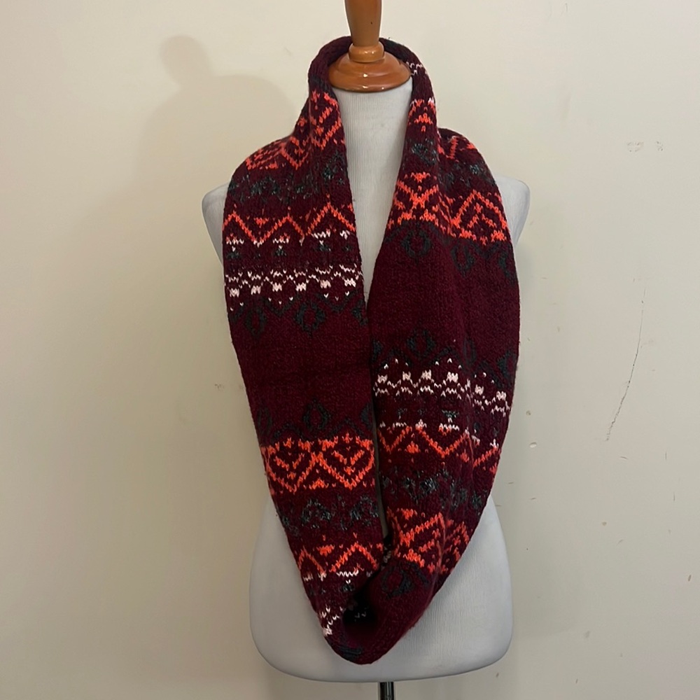 American Eagle Infinity Scarf Approximately 9.5” x 27”